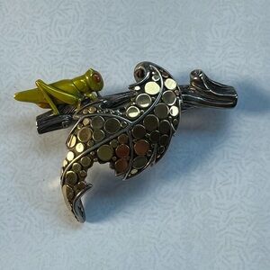 Rare John Hardy Dot Silver and 18K Gold Grasshopper and Leaf Pin